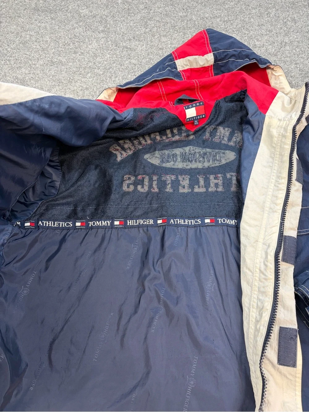 VTG 90s Tommy Hilfiger Athletics Hooded Windbreaker Jacket XL Navy Red Gorpcore